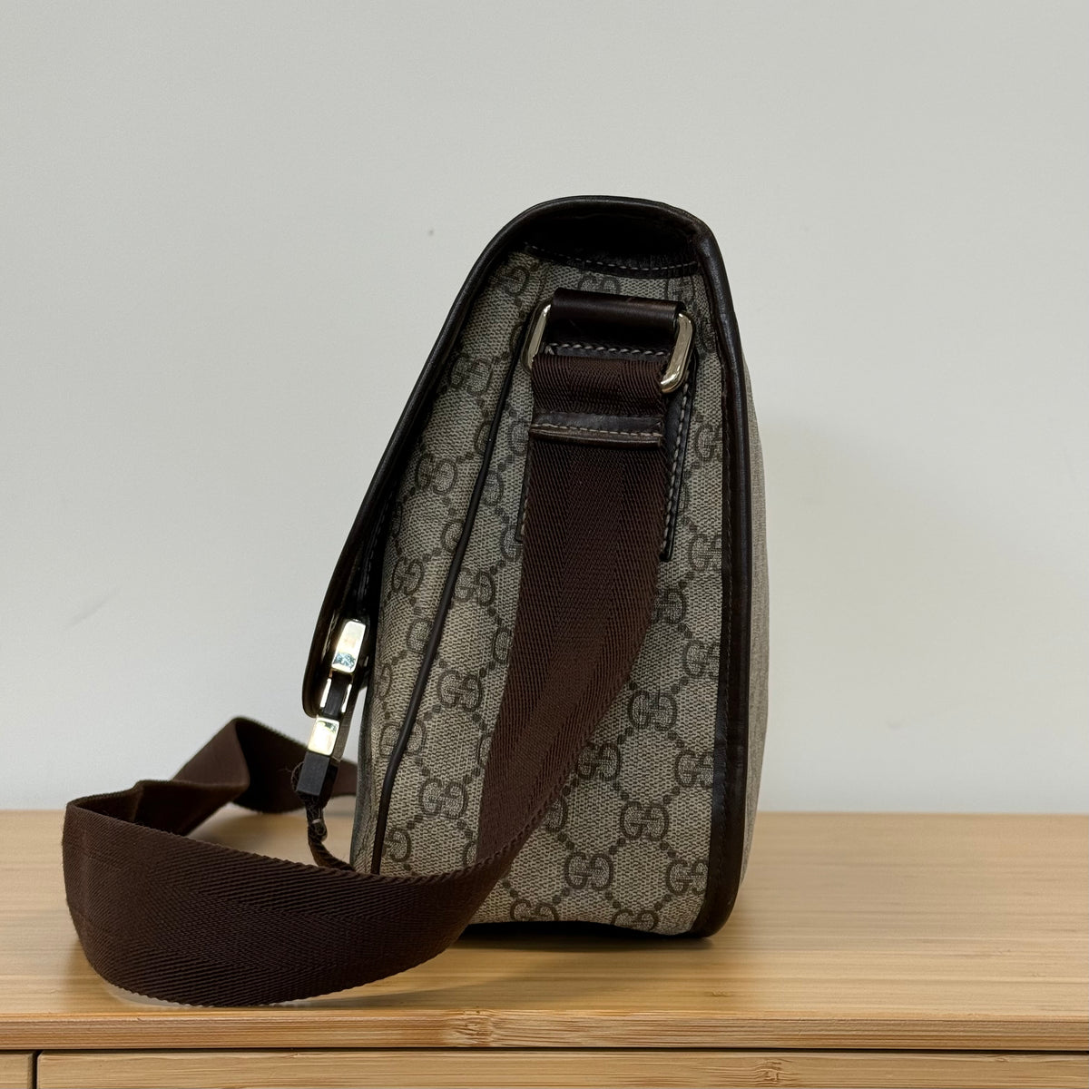Preloved Gucci Supreme Messenger
