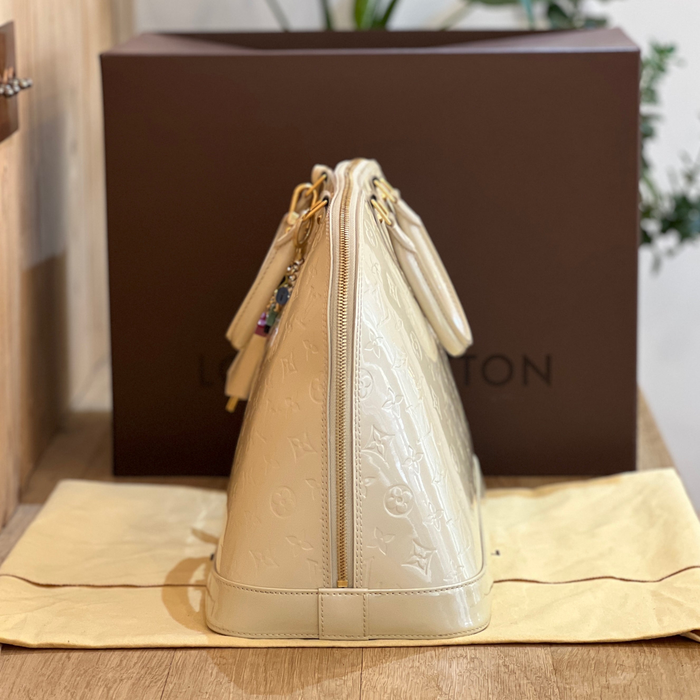 Louis Vuitton Alma GM