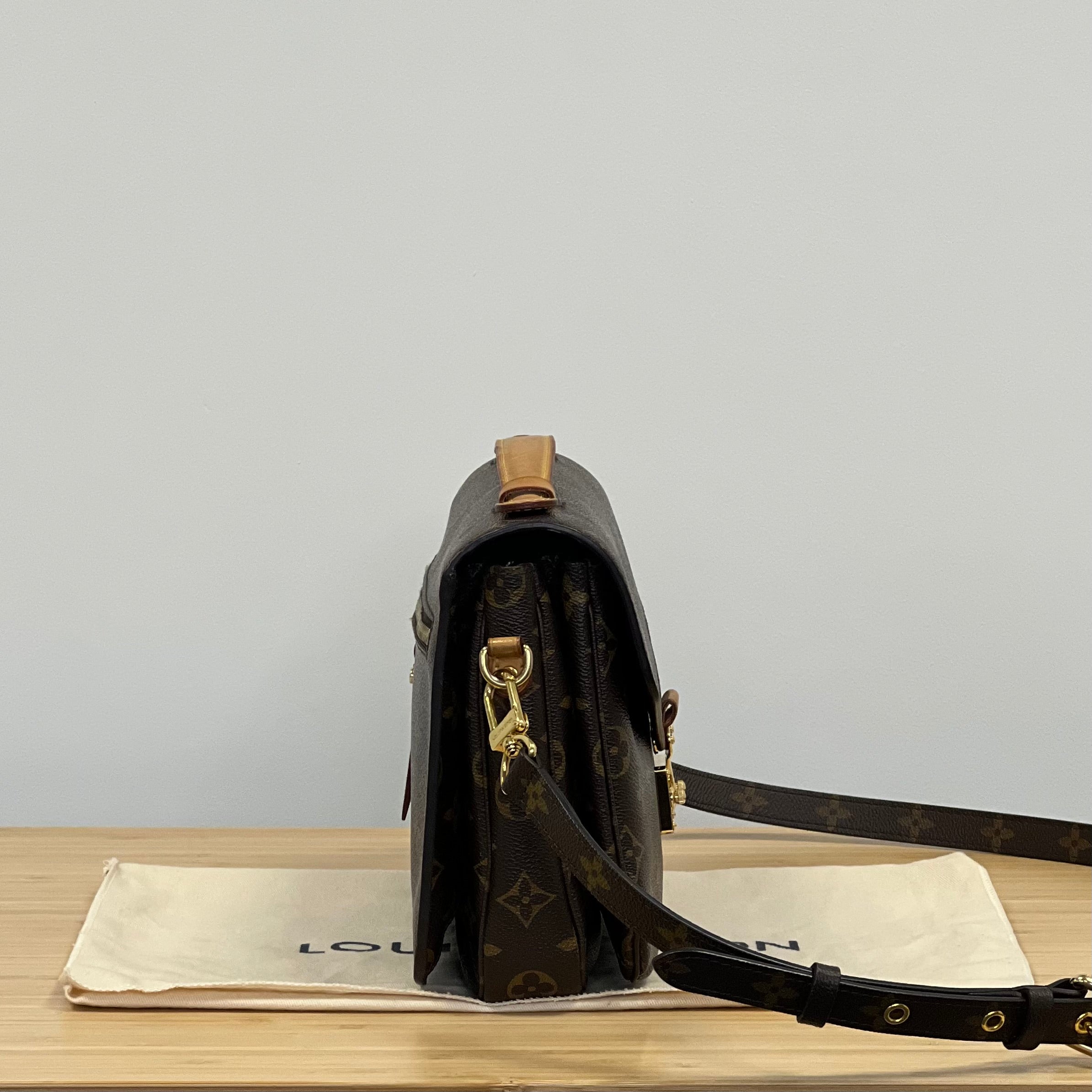 Preloved Louis Vuitton Pochette Metis