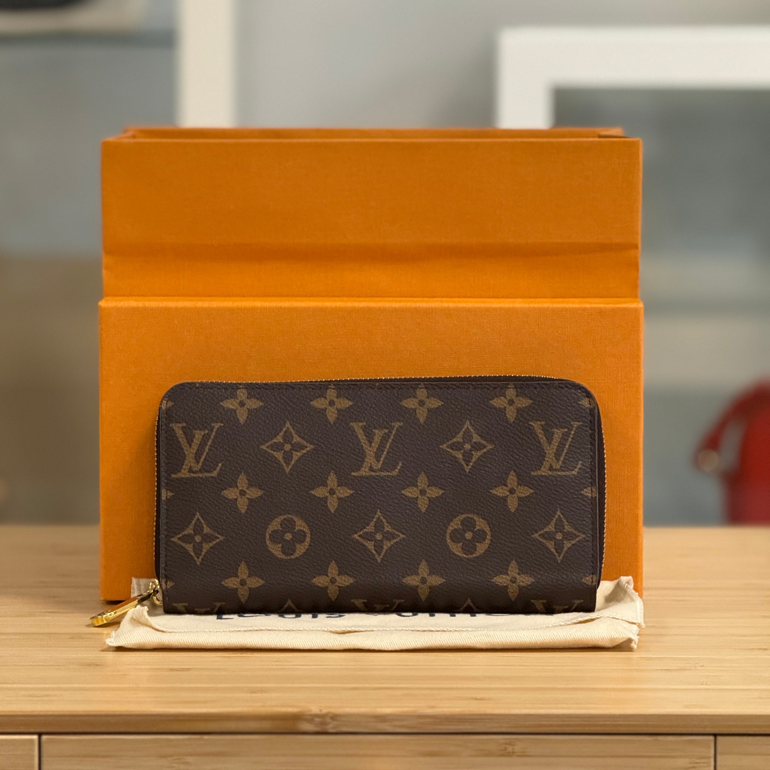 Louis Vuitton Zippy Wallet