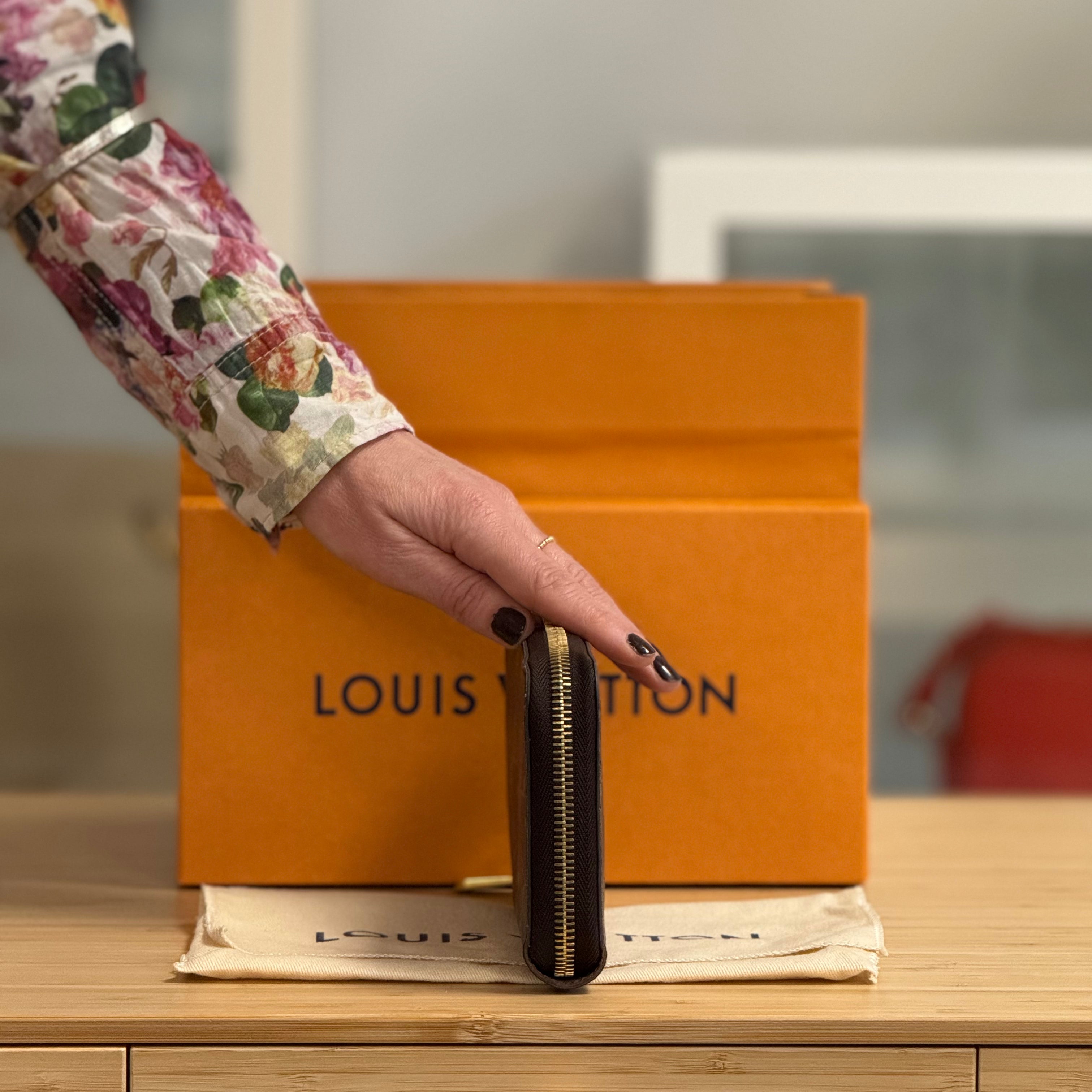 Louis Vuitton Zippy Wallet