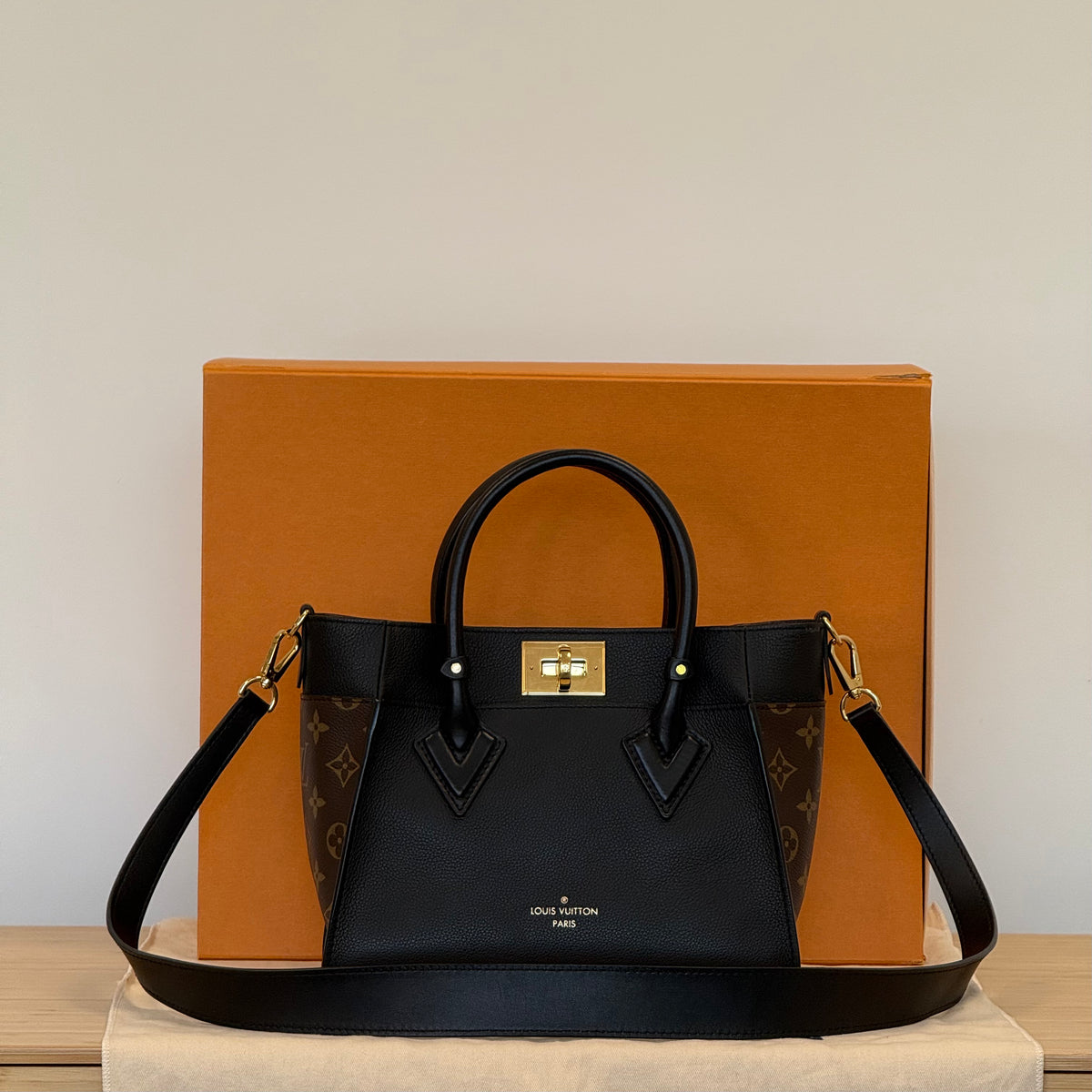Louis Vuitton オンマイサイド PM Louis Vuitton On My Side PM – ARMCANDY BAG CO