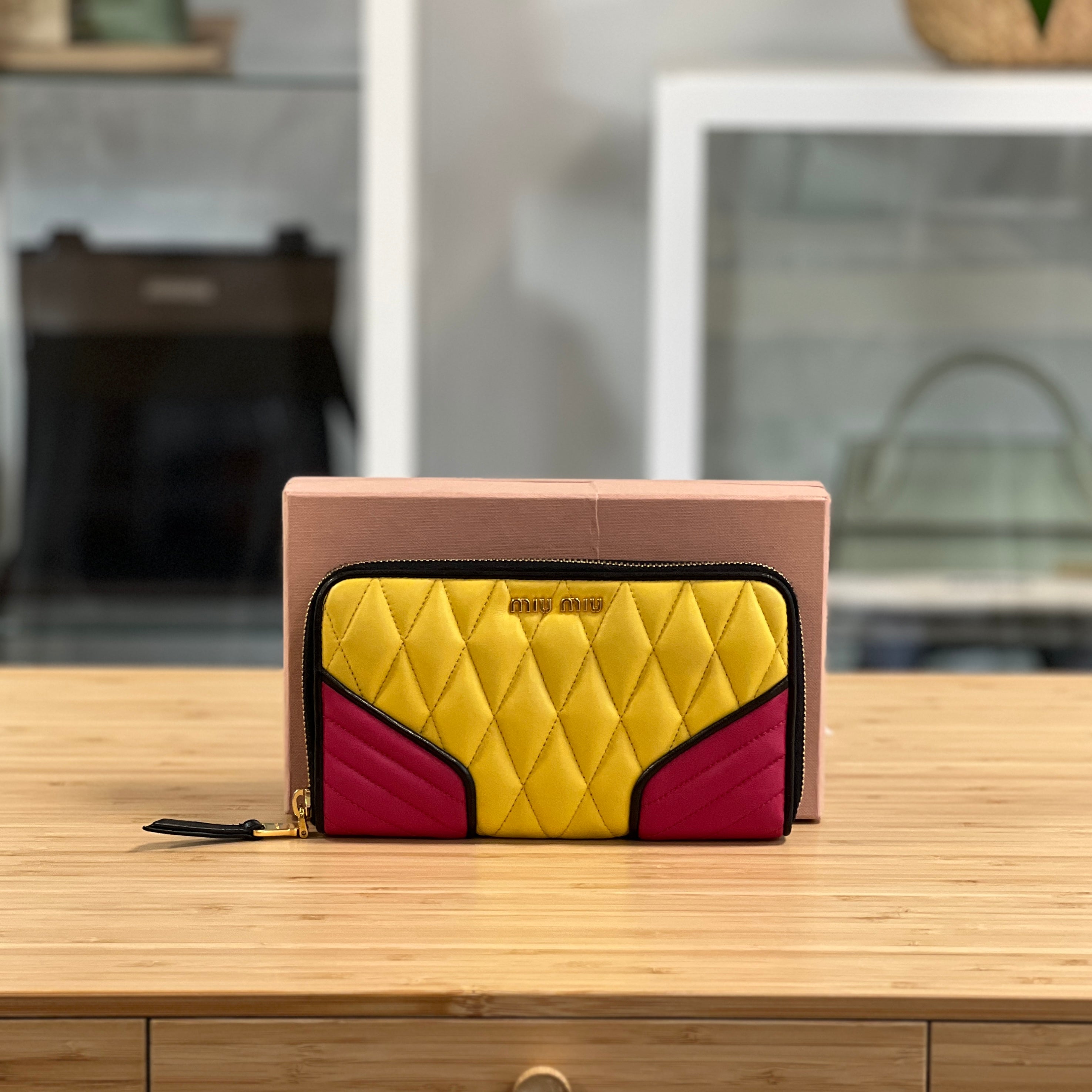 小物 miu miu leather wallet pastel yellow Miu Miu Matelassé leather wallet for Women - Yellow in UAE