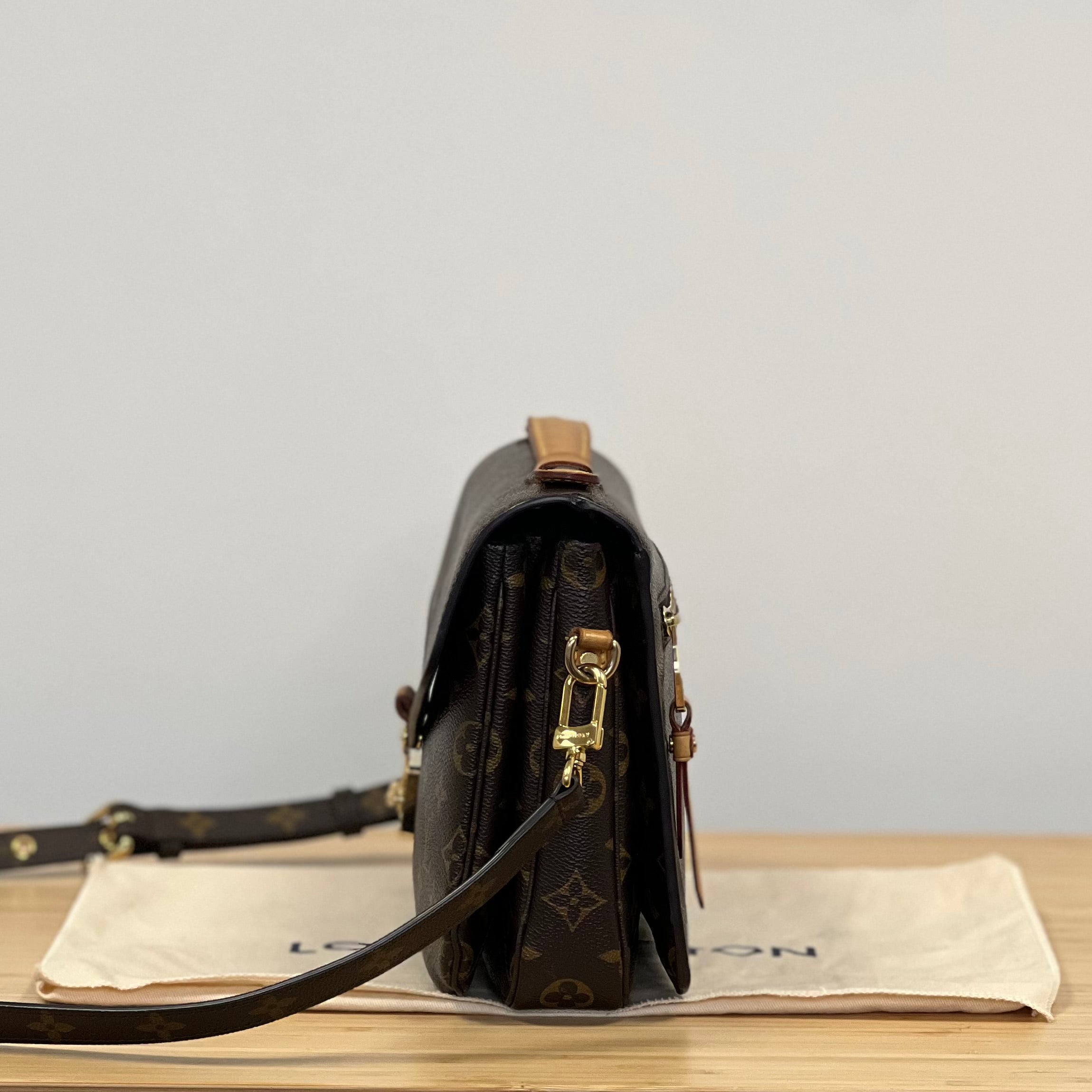 Preloved Louis Vuitton Pochette Metis