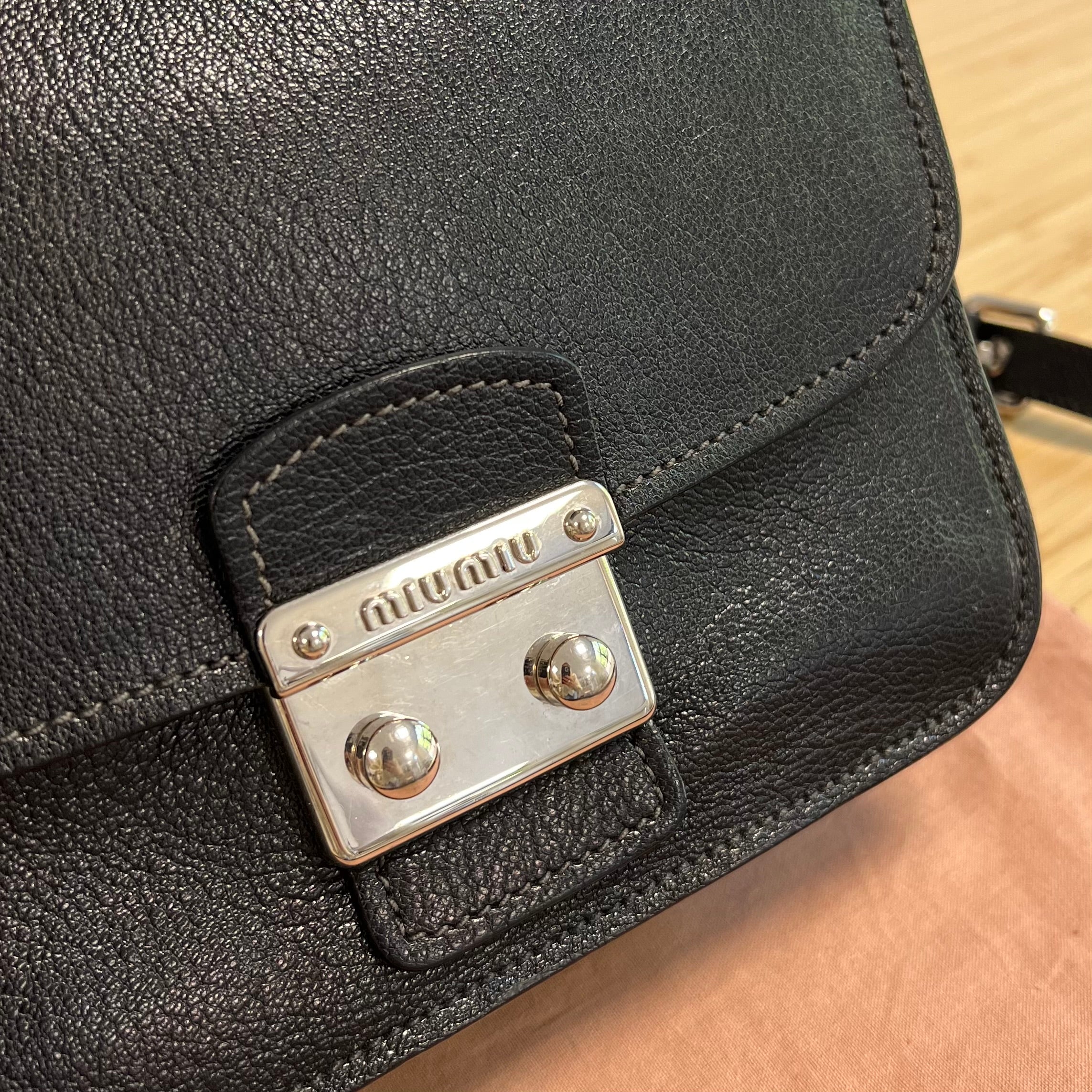 Preloved Miu Miu Madras Bandouliera