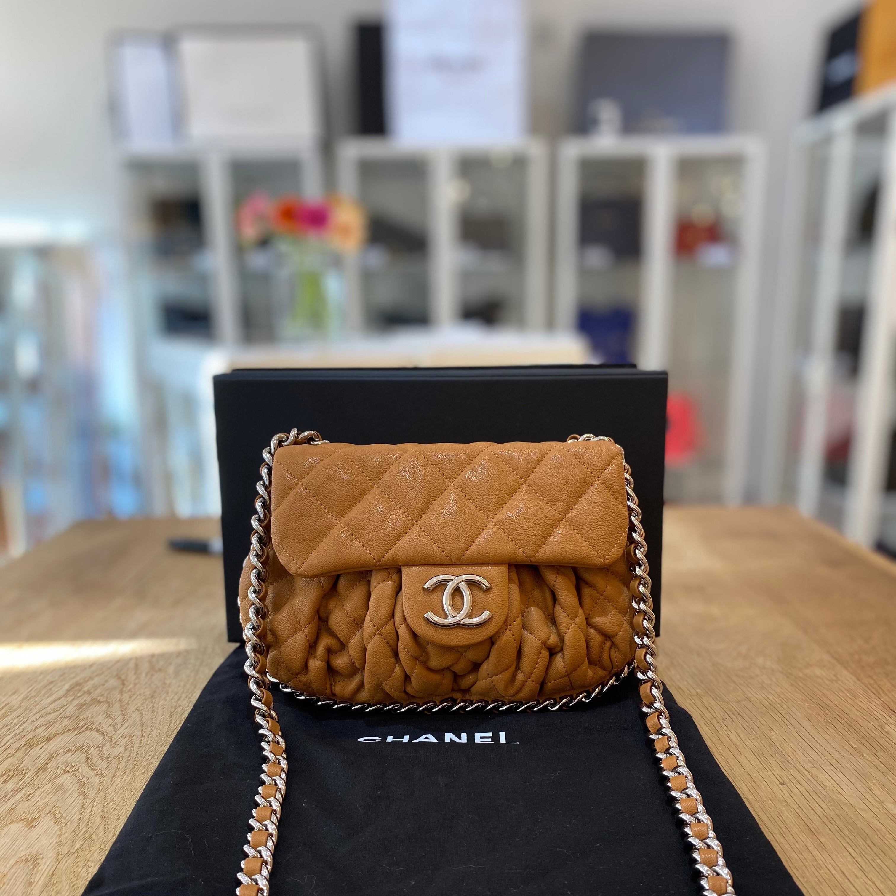 chanel mini chain around