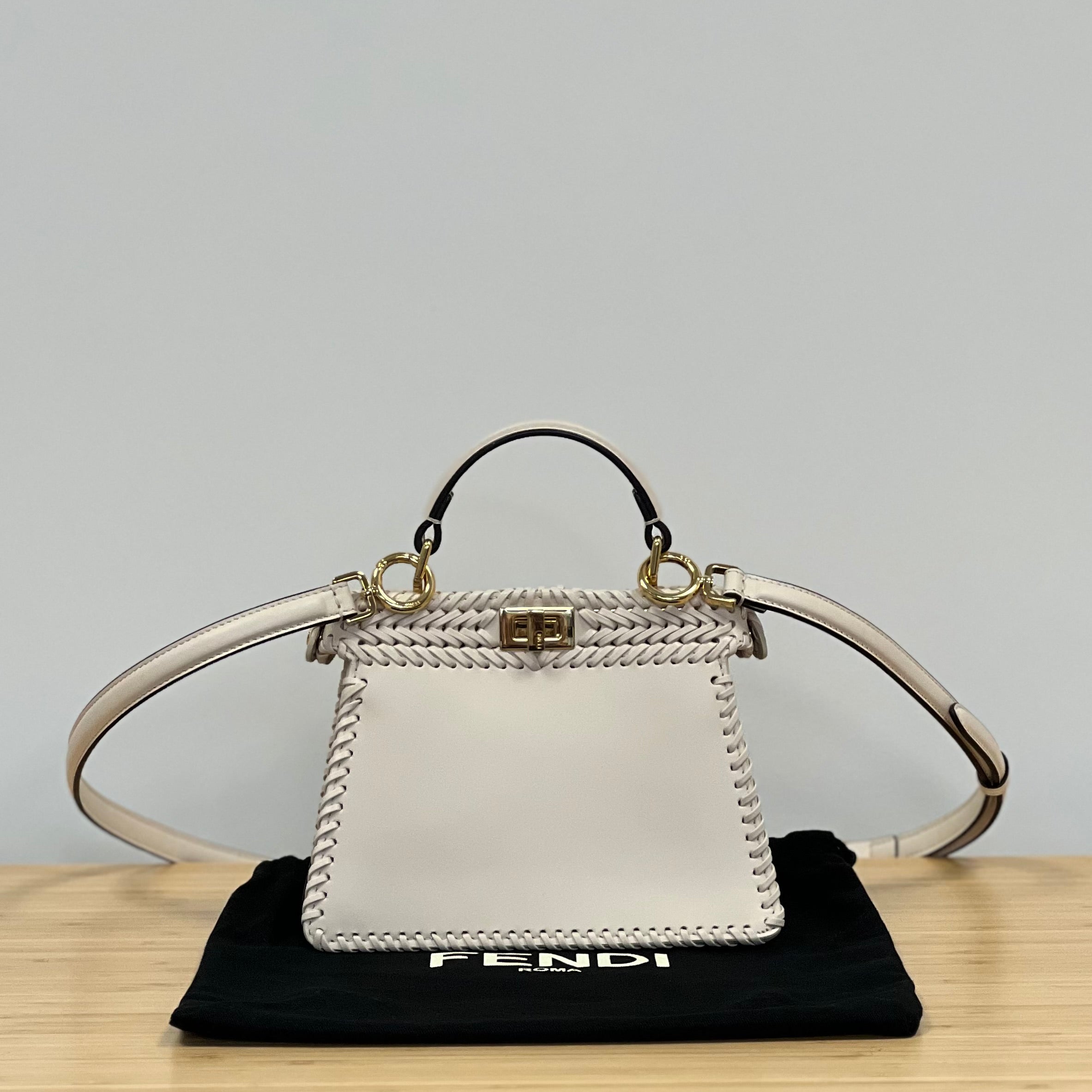 Preloved Fendi Peekaboo