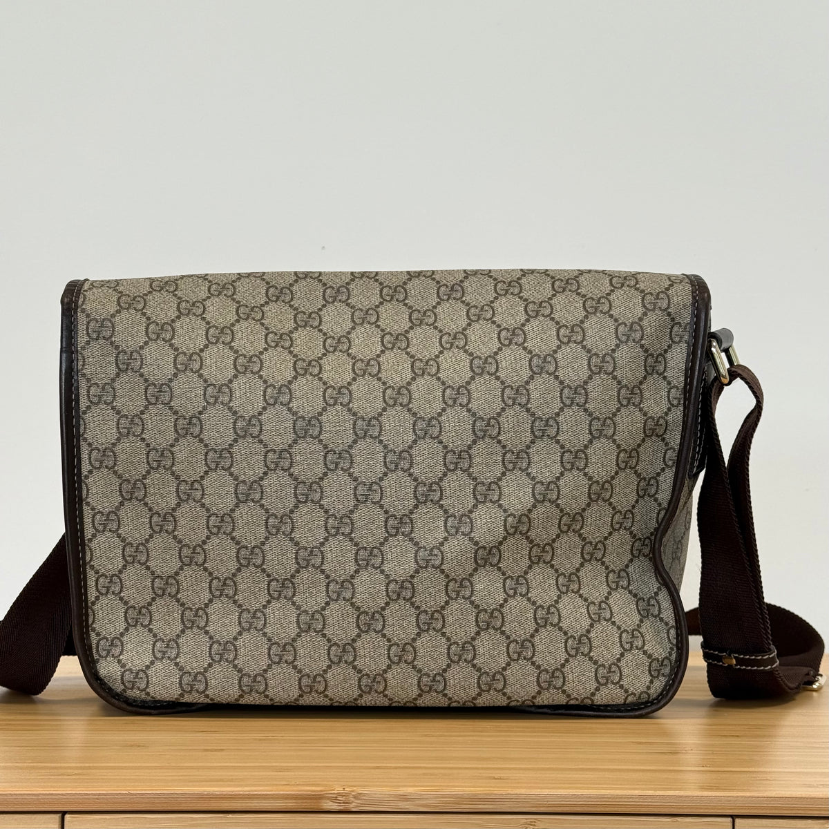 Preloved Gucci Supreme Messenger