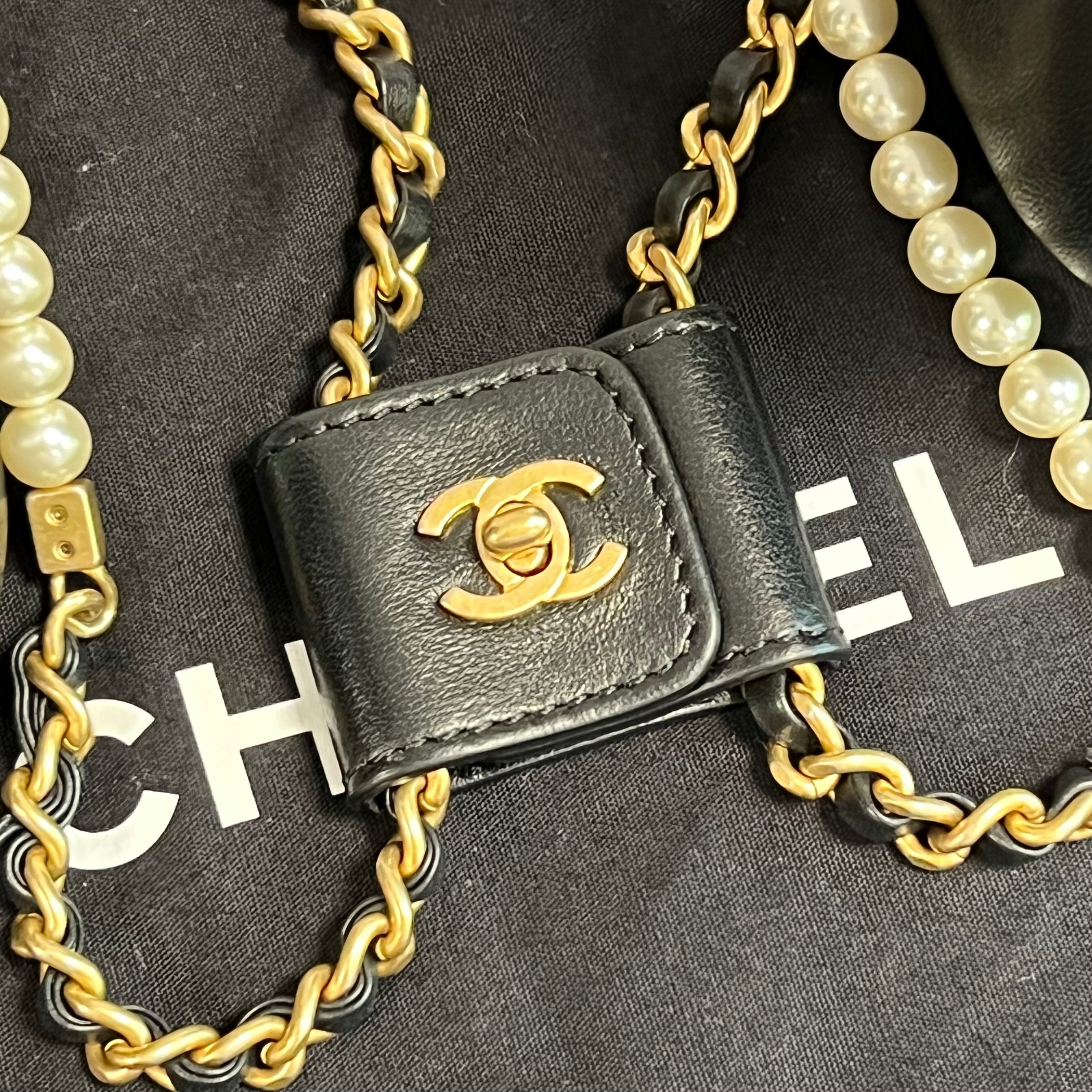Preloved Chanel Side Pack