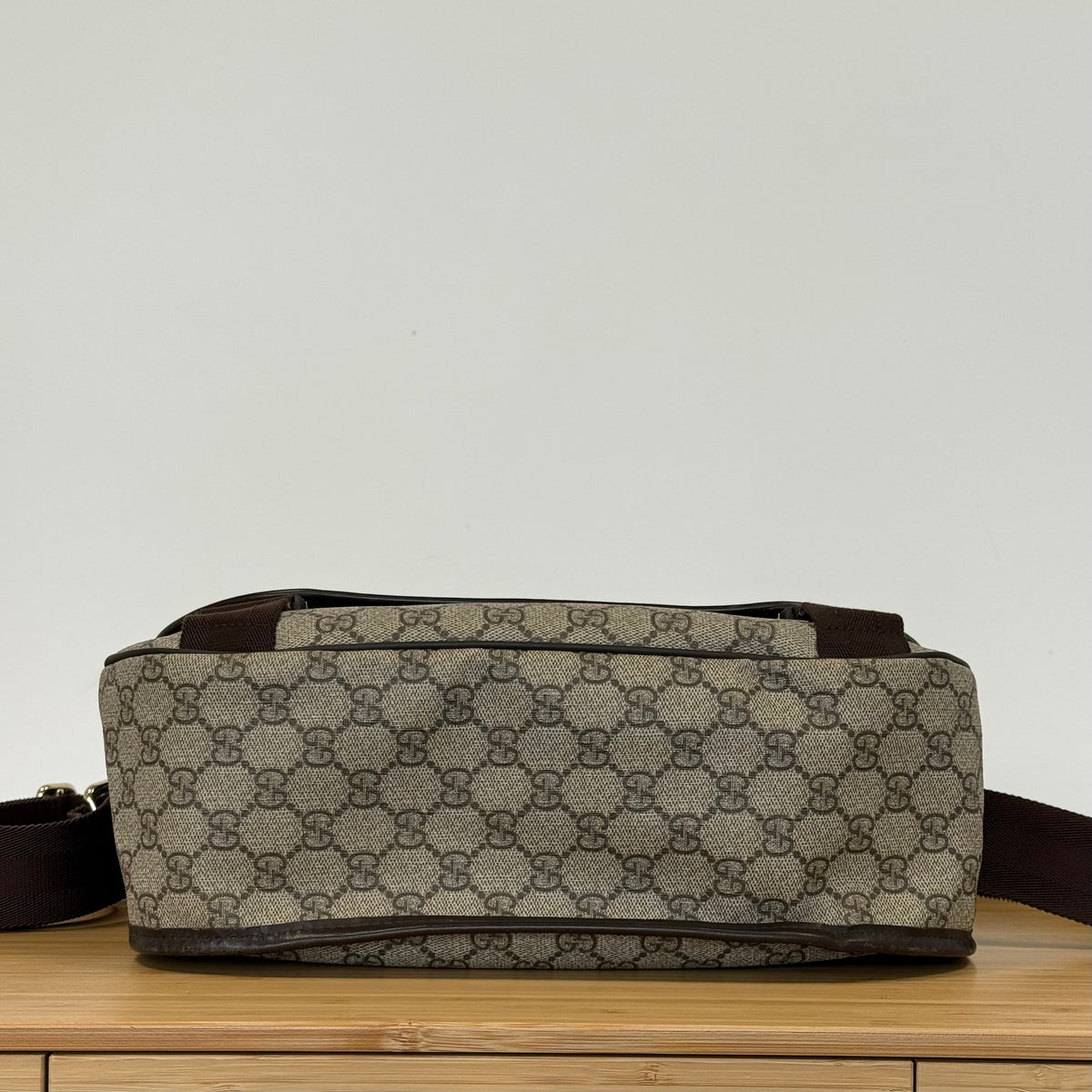 Preloved Gucci Supreme Messenger
