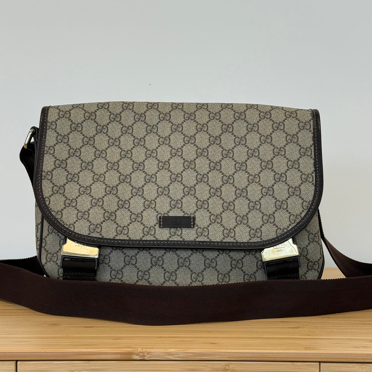 Preloved Gucci Supreme Messenger