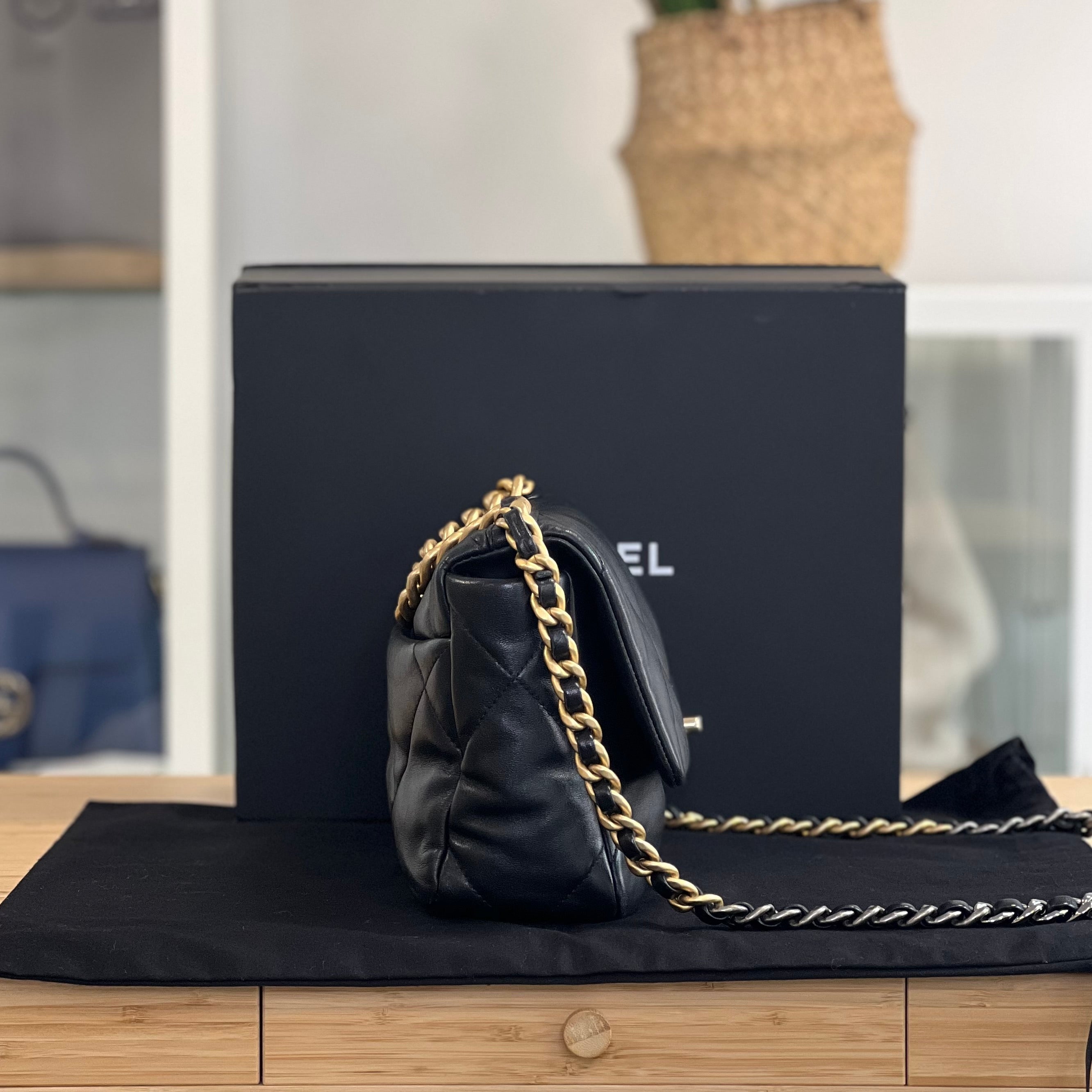 CHANEL 19bag キルティングショルダーバッグ CHANEL Pre-Owned 19 キルティング ショルダーバッグ | ブラック