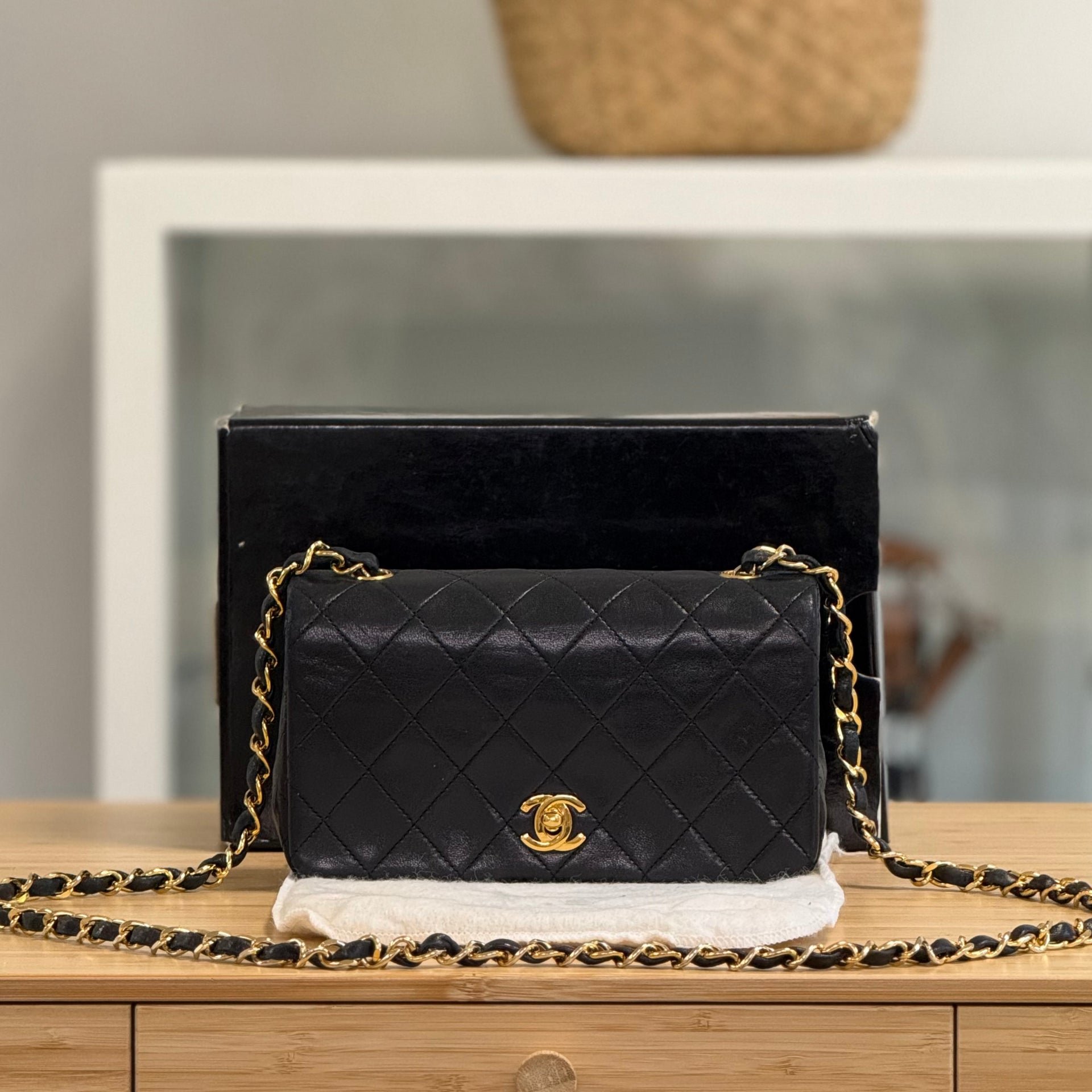 Full Flap Second Hand Chanel Classic Flap Bag CHANEL Pre-Owned