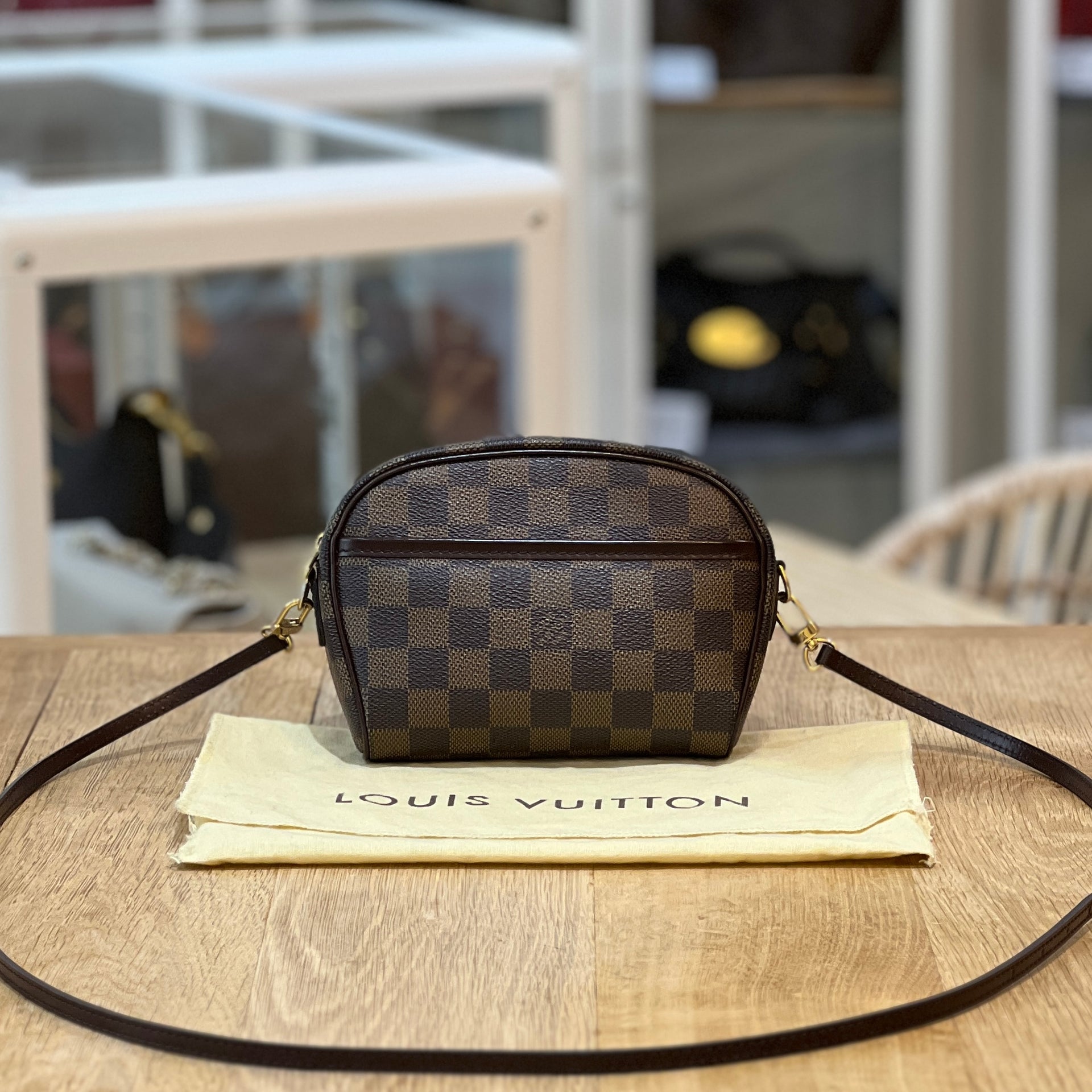 Louis Vuitton Pochette Ipanema – ARMCANDY BAG CO