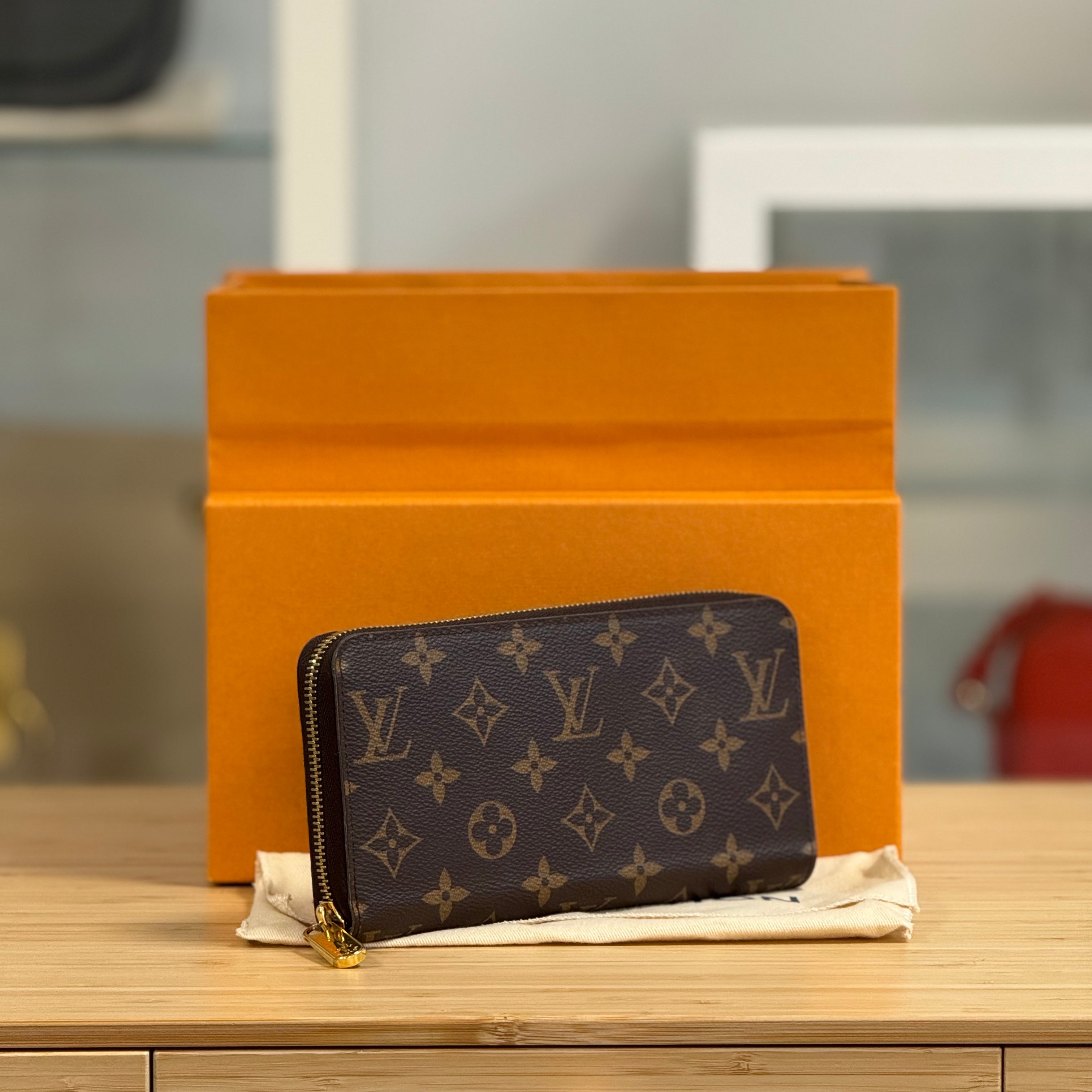 Louis Vuitton Zippy Wallet