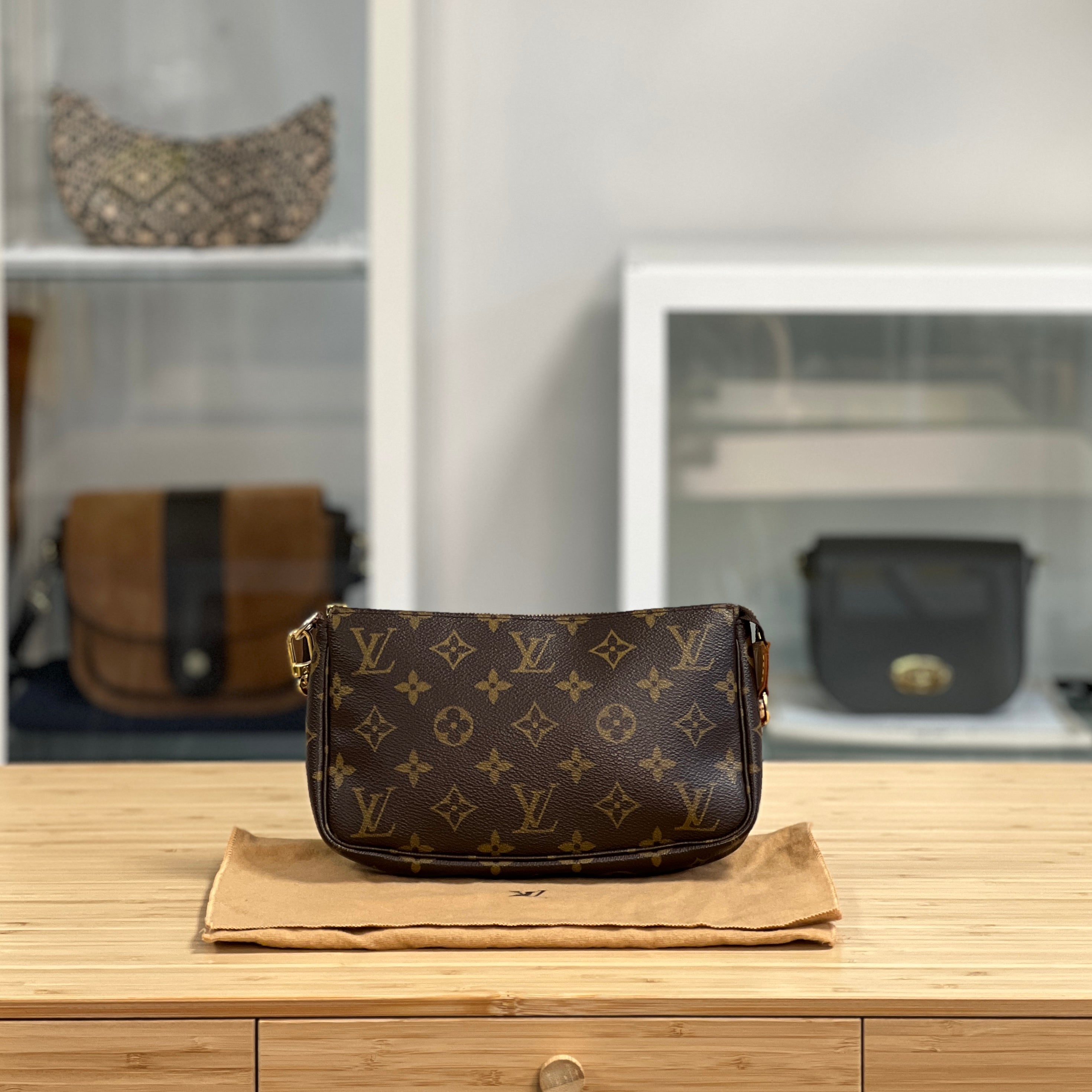 Louis Vuitton Pochette