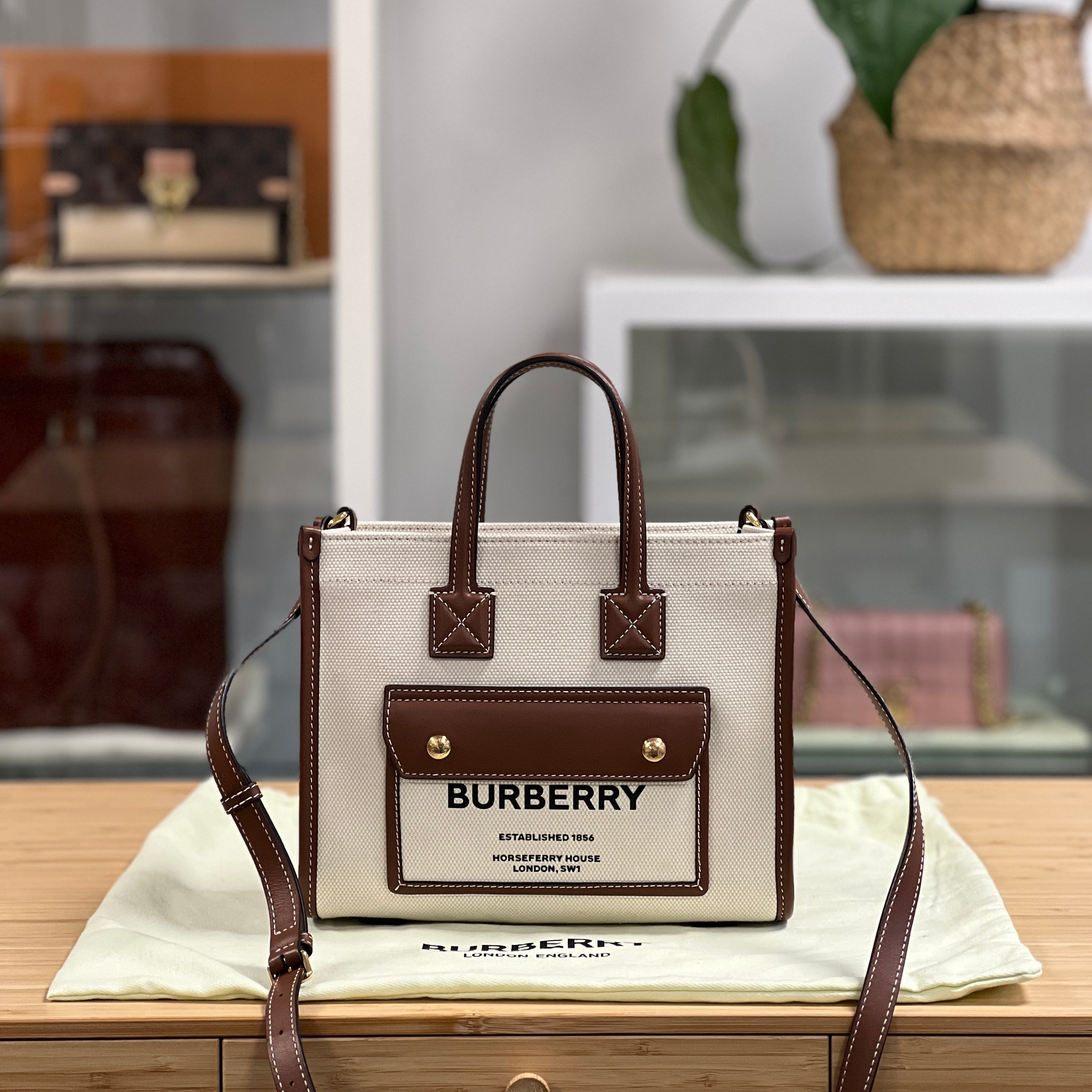 【BURBERRY】MINI FREYA TOTE BAG Mini Freya Tote in Natural/tan - Women, Canvas | Burberry
