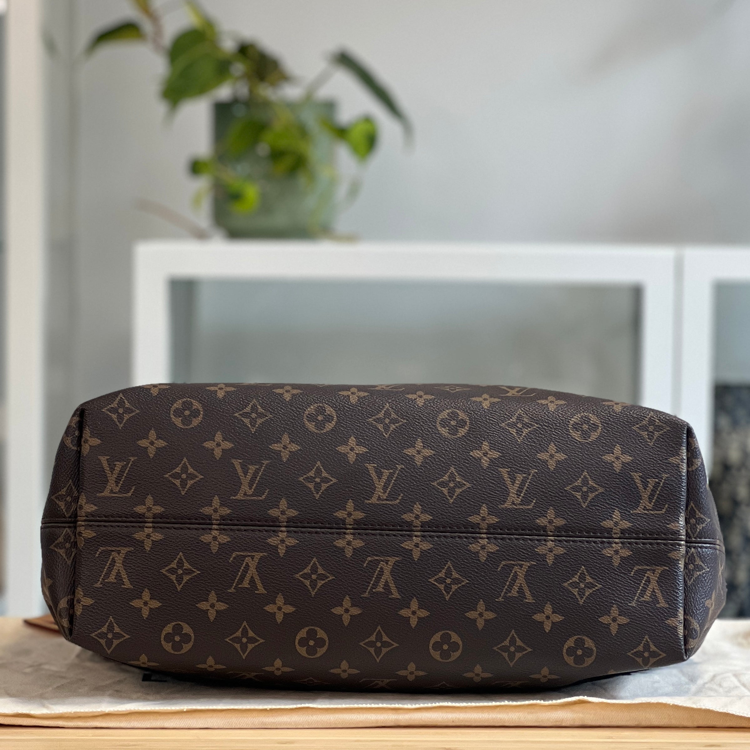 Louis Vuitton Graceful MM – ARMCANDY BAG CO