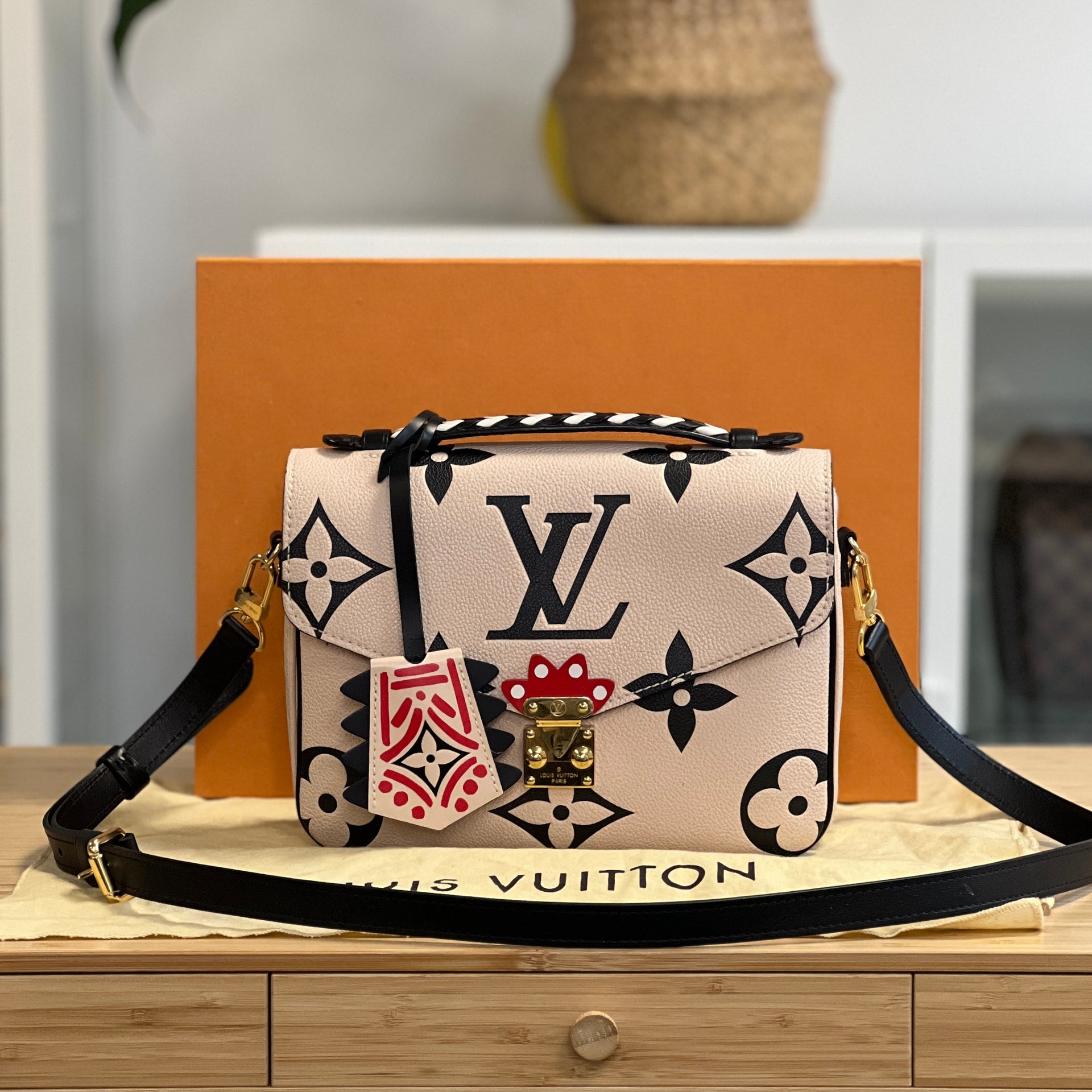 Lv Pochette Metis Limited Edition LV Metis Limited Edition New