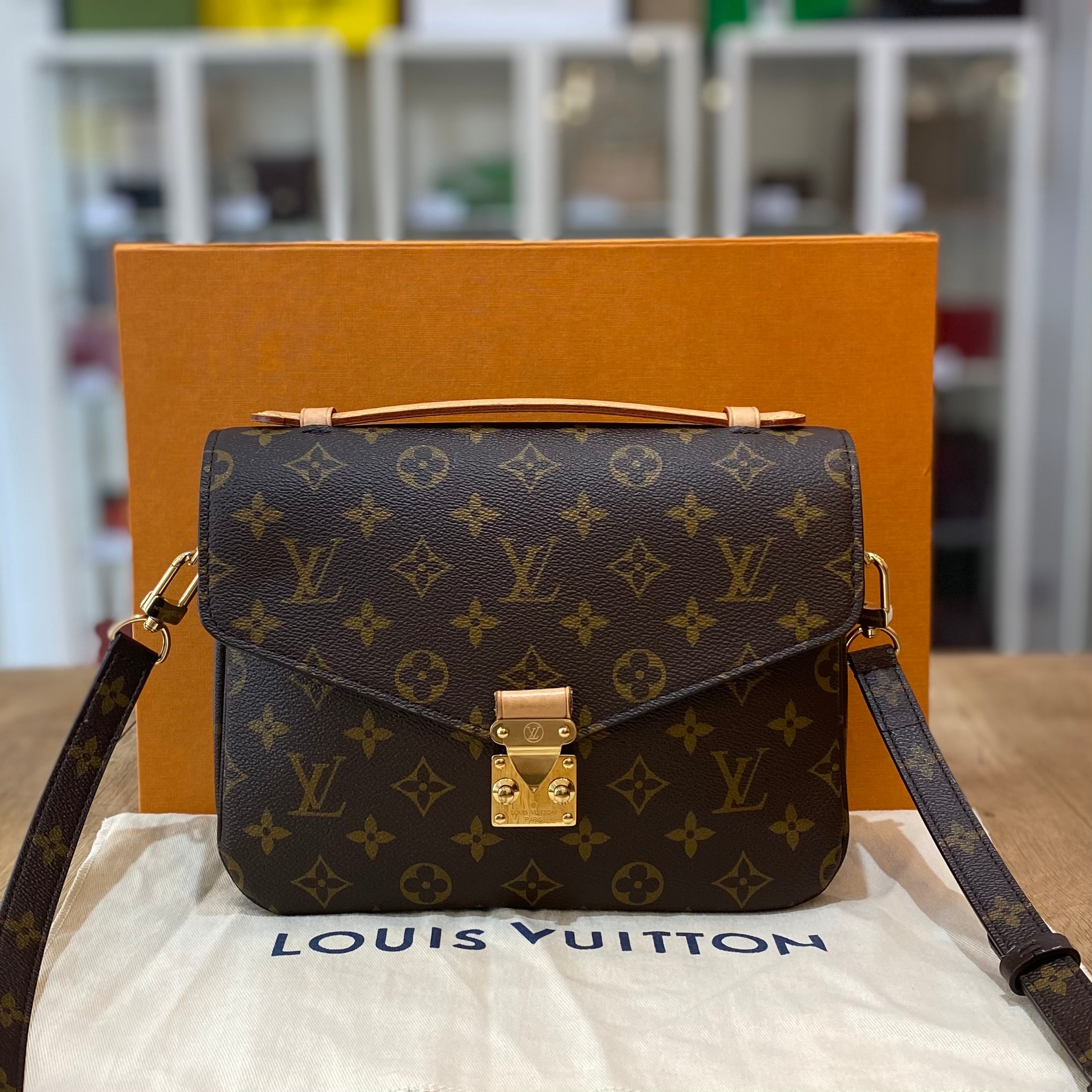 Louis Vuitton Pochette Métis – ARMCANDY BAG CO