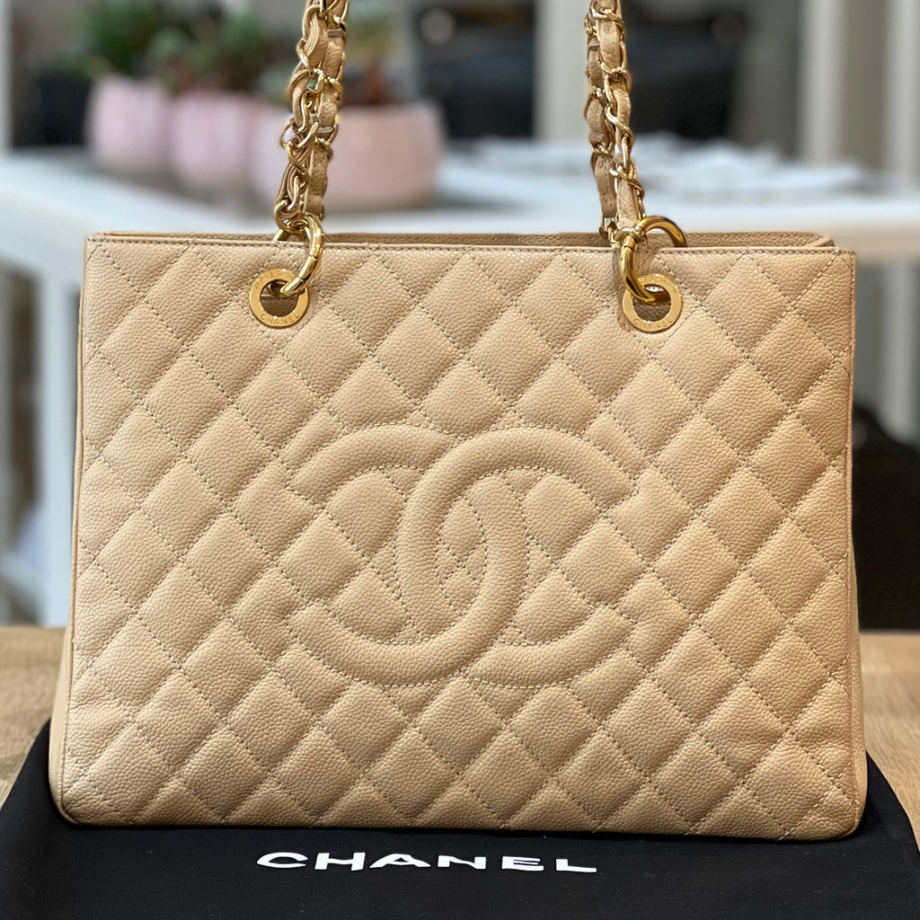 Chanel Caviar Envelope Shoulder Bag