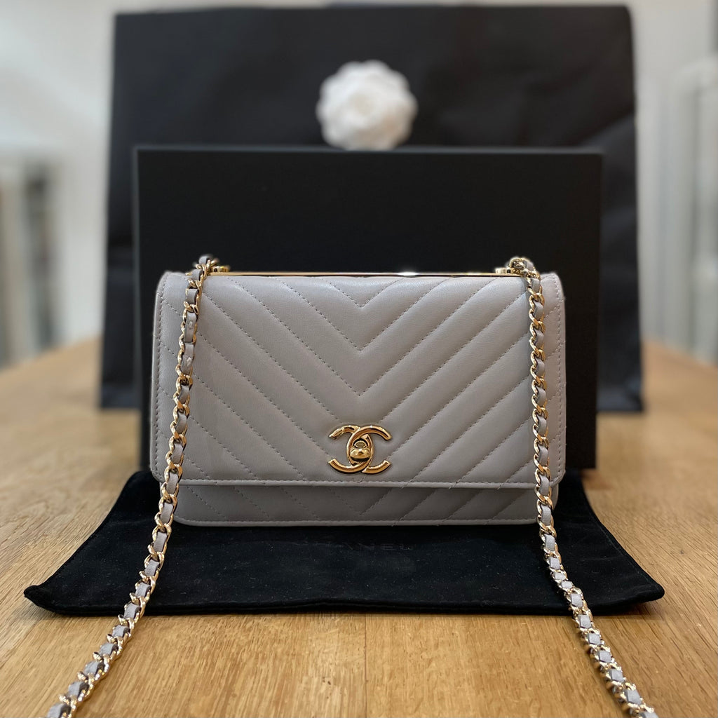 Chanel 21S Pearl Coco Chain Wallet on Chain WOC in Beige Caviar and LG –  Brands Lover
